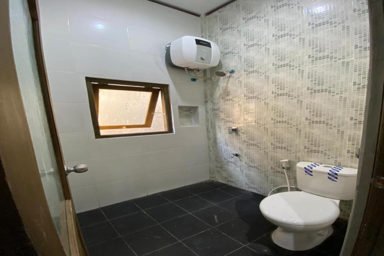Reddoorz Near Mojokerto Train Station Hotel Exterior photo